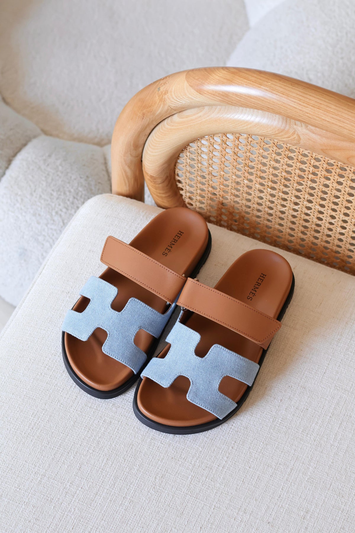 HERMES CHYPRE SANDAL CONTRAST