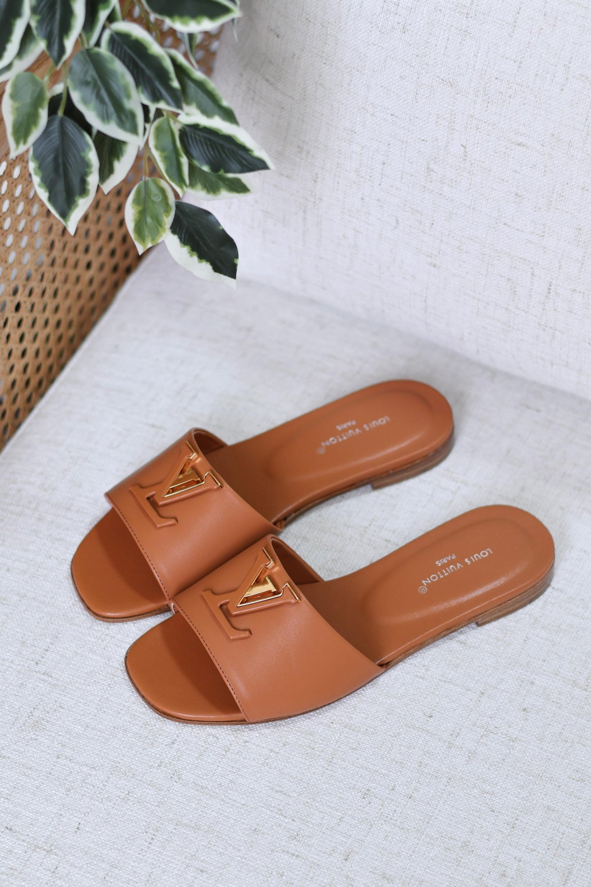 LOUIS VUITTON REVIVAL FLAT MULE