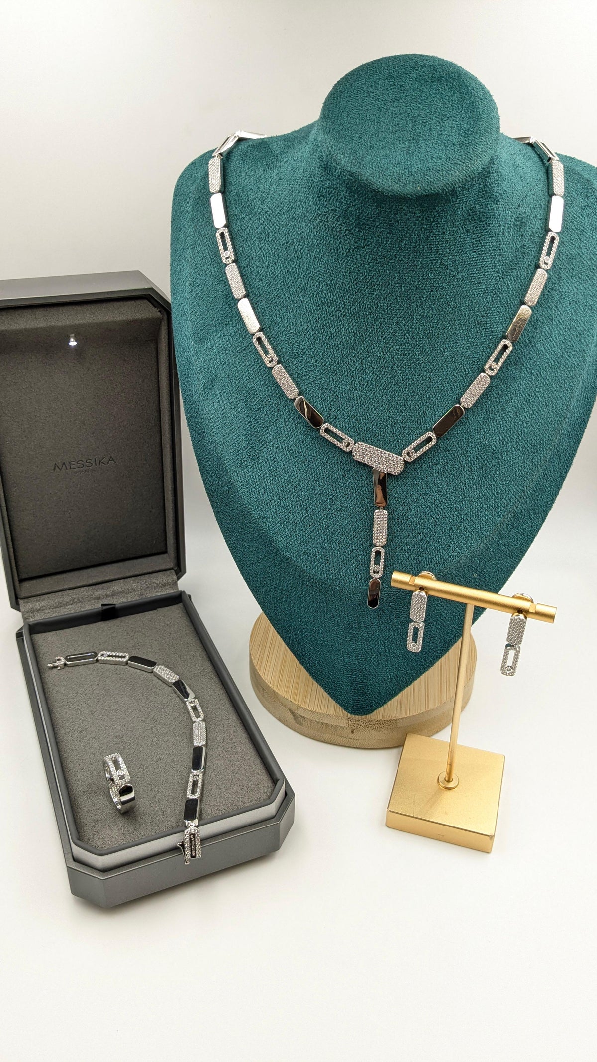 MESSIKA NECKLACE, EARRING, BRACELET & FINGER RING