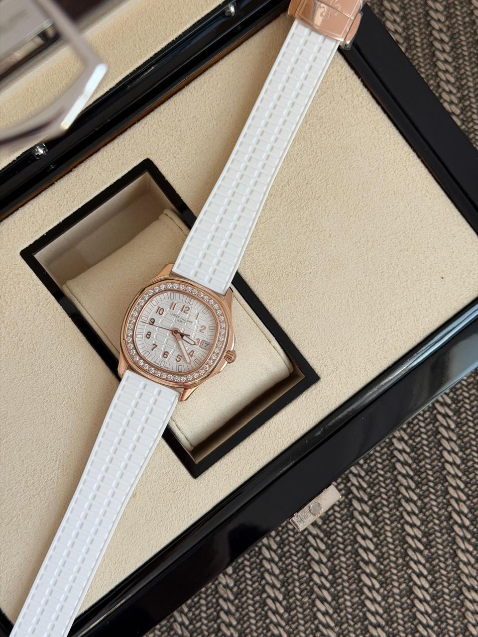 PATEK PHILIPPE AQUANAUT WATCH