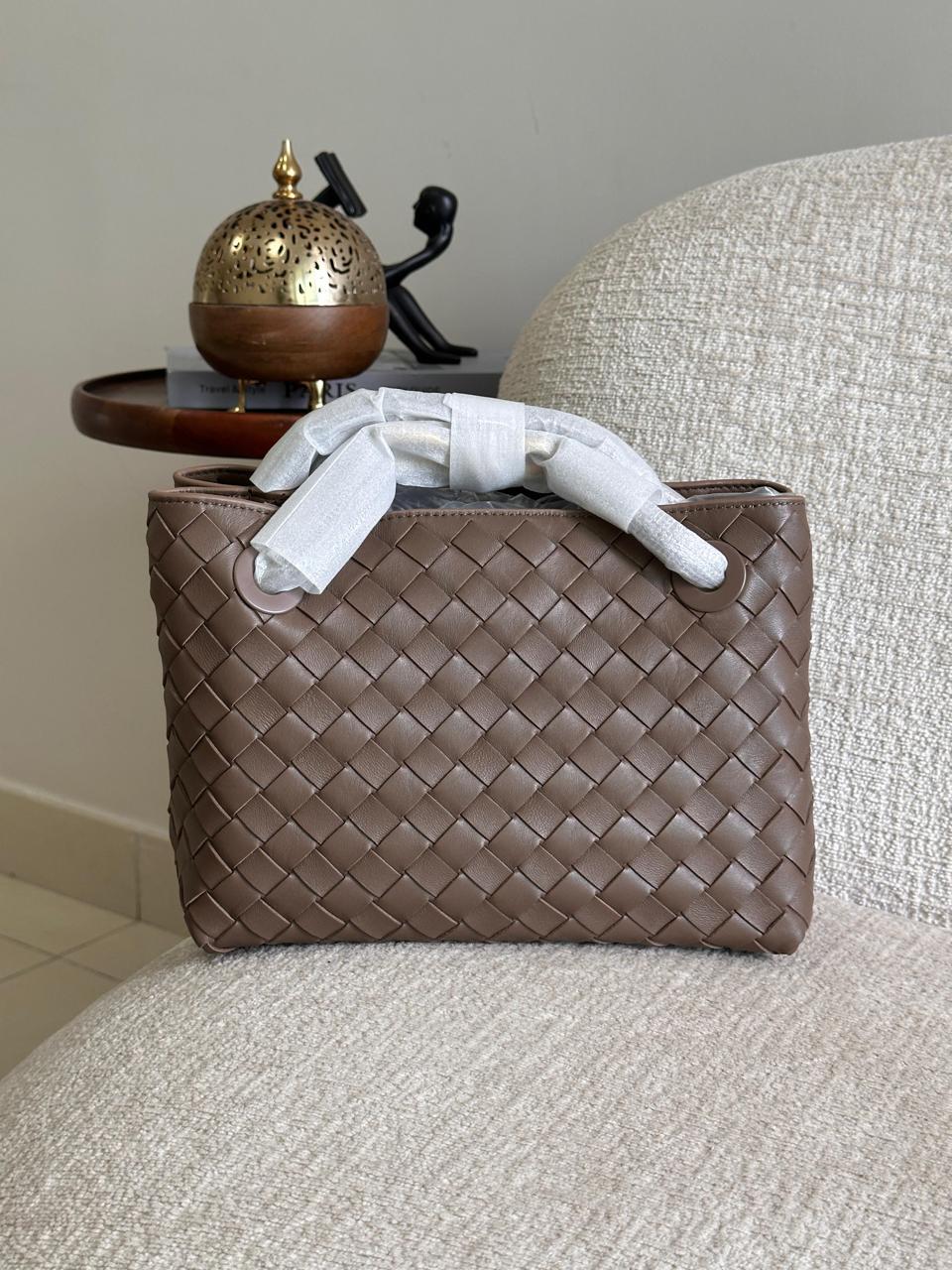 BOTTEGA VENETA ANDIAMO HANDBAG