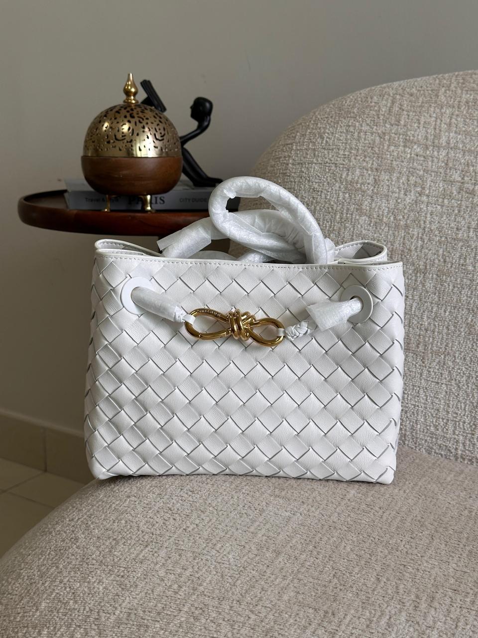 BOTTEGA VENETA ANDIAMO HANDBAG